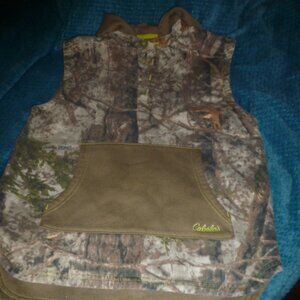 Double-Layered Hooded Vest – Cabela’s Camo Youth  XL